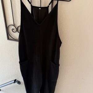 Halara Black Sleeveless jumper